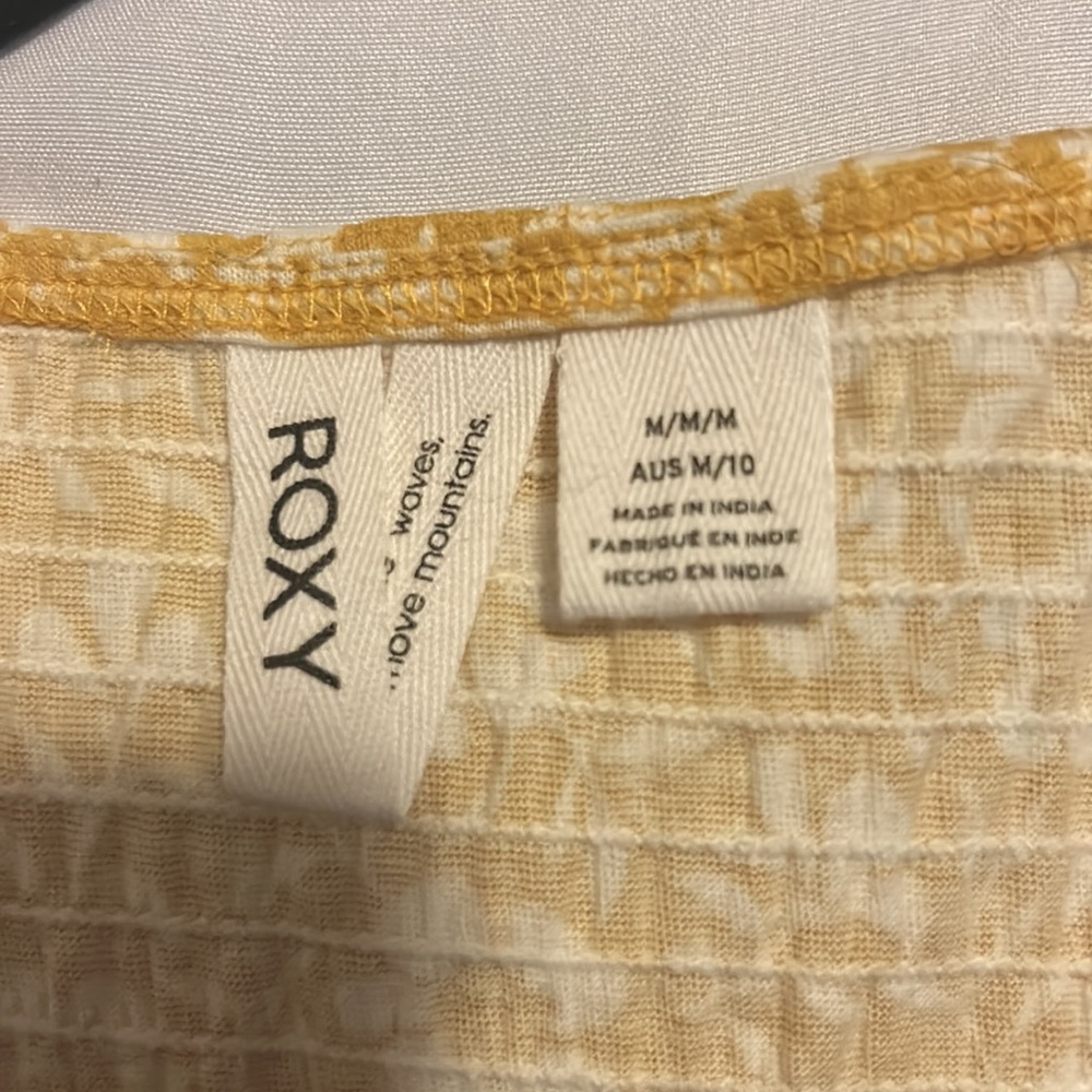 Woman’s Roxy Sun Dress - Picture 3 of 4